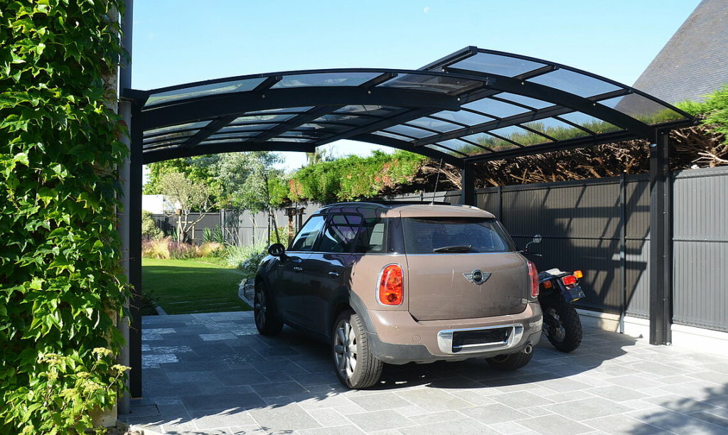 Carport ouvert toit vitré en aluminium
