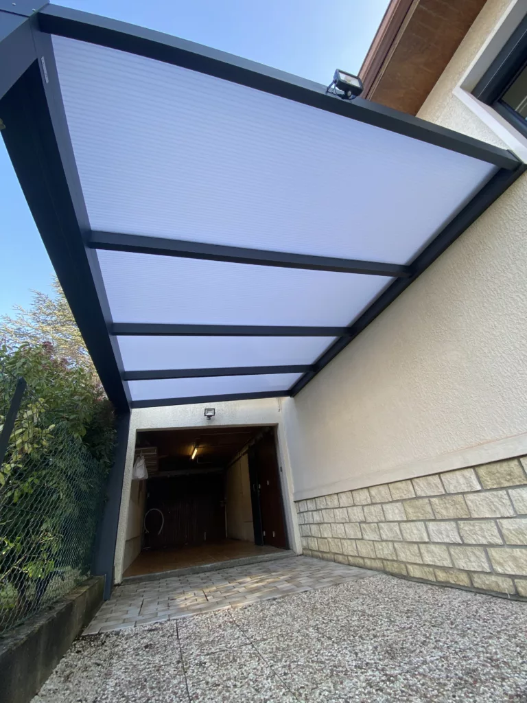pergola abri de voiture toit polycarbonate