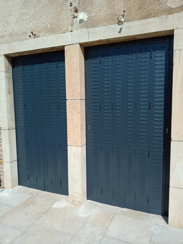 Volets persiennes en alu - MB Direct Komilfo