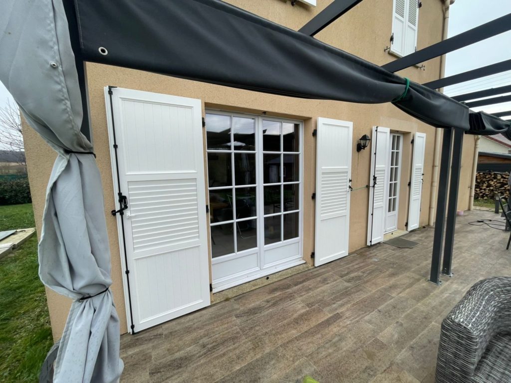 Volets battants persiennes lames orientables aluminium Ehret