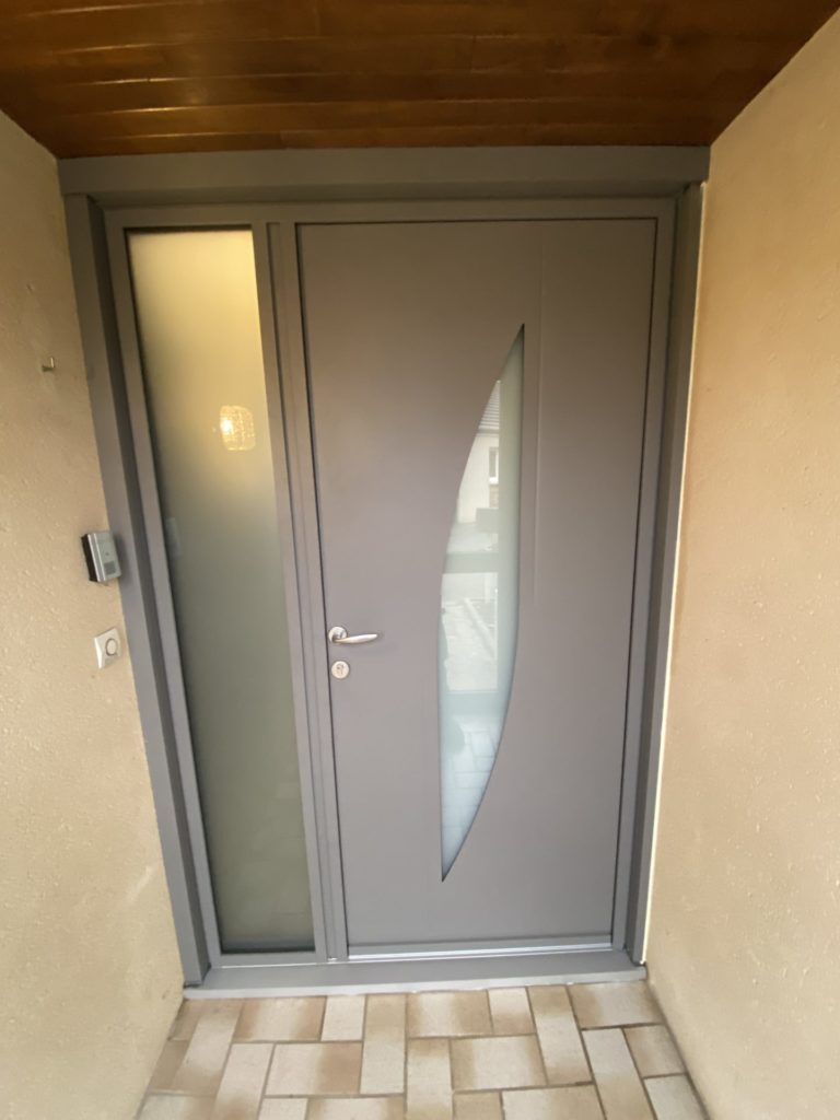 Porte d'entrée en acier Wibaie- modèle Newport vitré