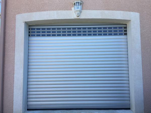 PORTE DE GARAGE ENROULABLE INDUSTRIELLE KOMILFO MB DIRECT