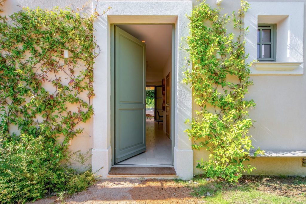 porte en bois pleine ral 6021