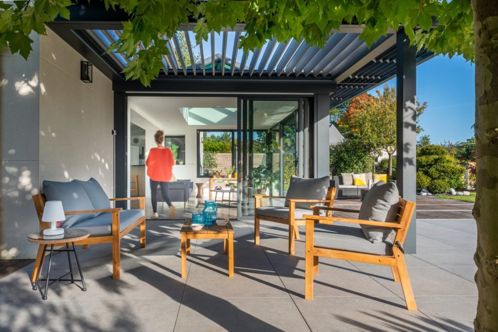 prolongement pergola bioclimatique d'une extanxia