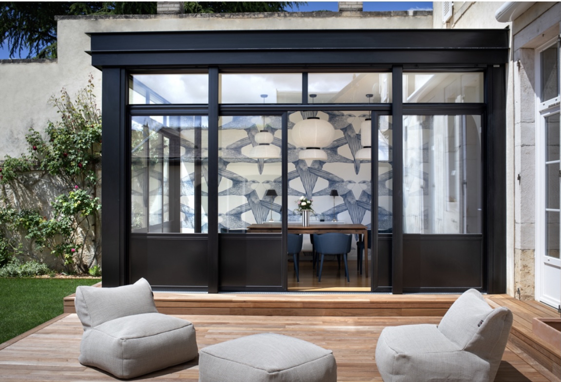 extension style atelier avec petit bois RAL 9005