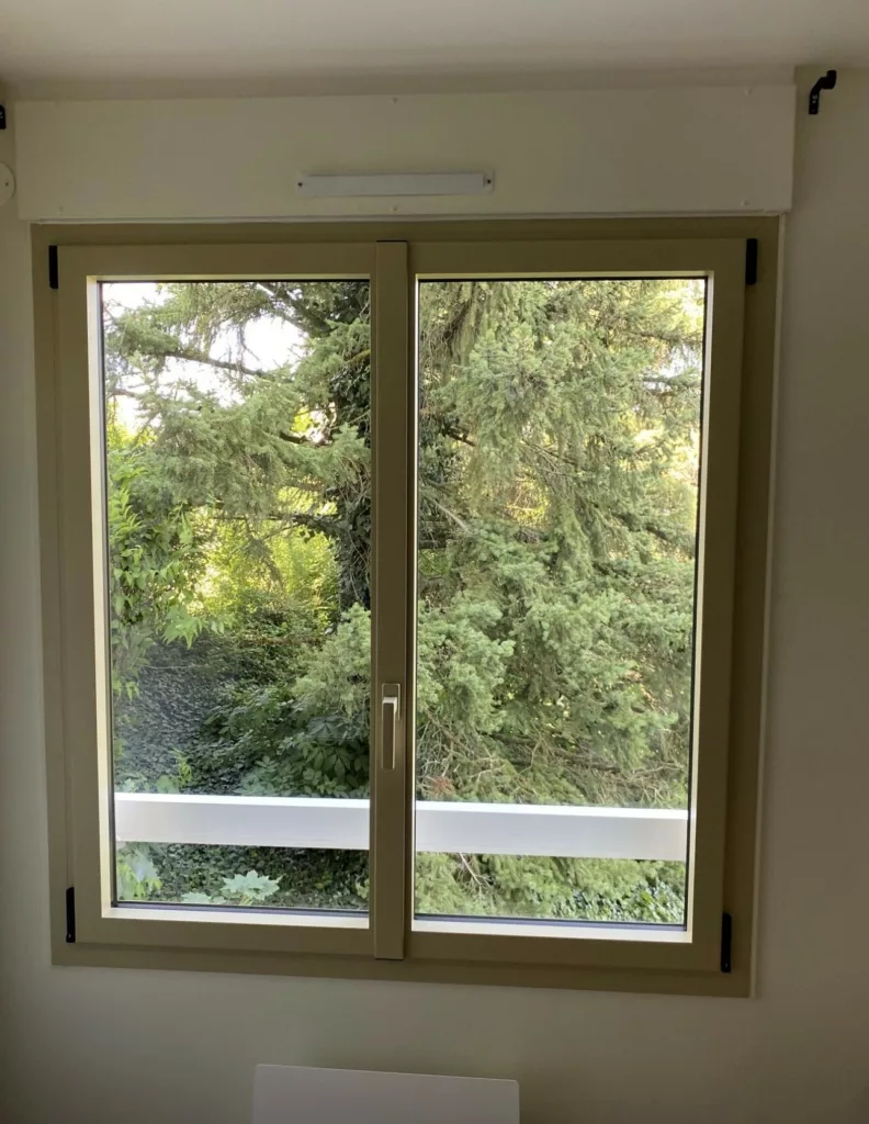 MB DIRECT_KOMILFO DIJON_ MENUISERIE ALU__PREFAL_ RAL GOLD