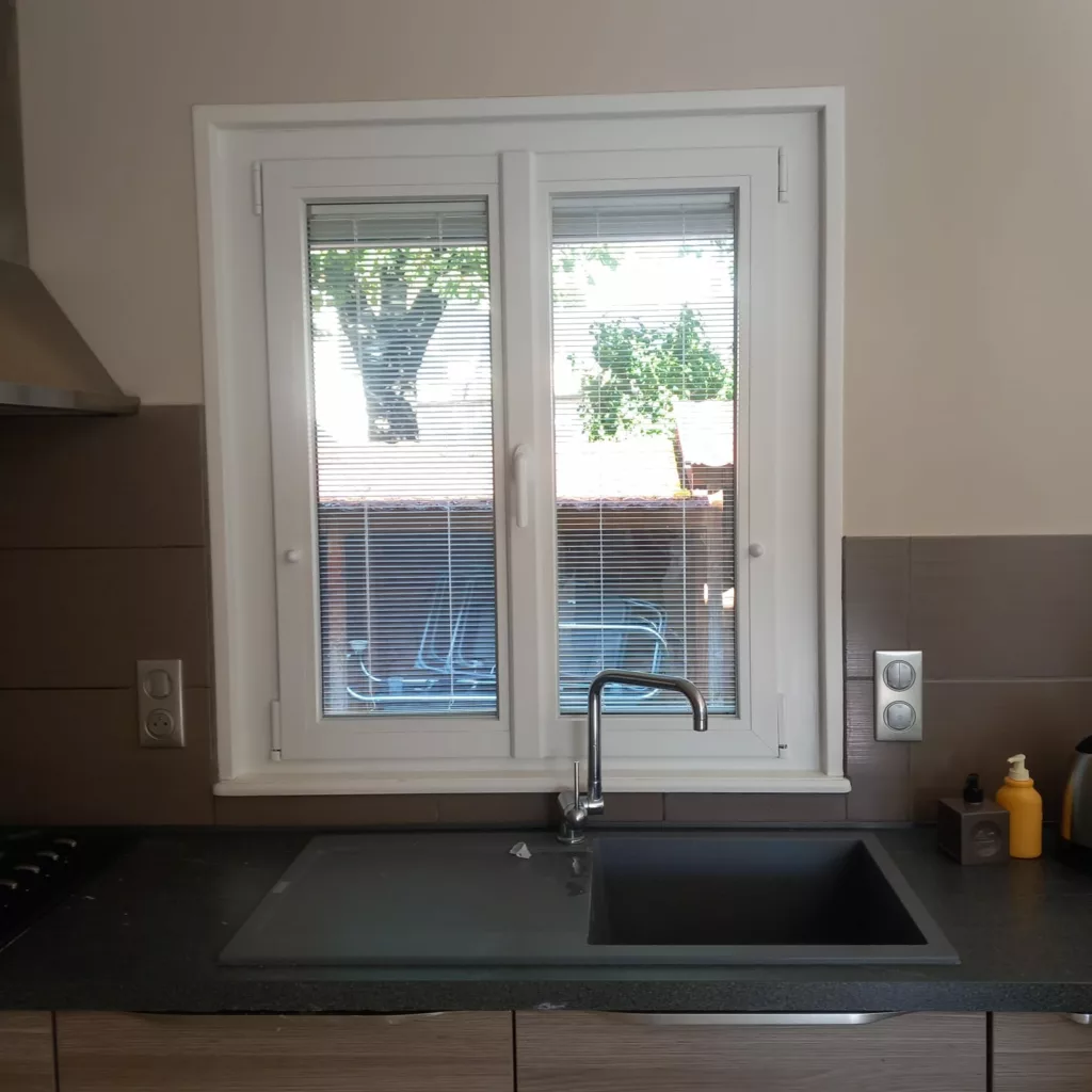 MB DIRECT_KOMILFO DIJON_MENUISERIES PVC _QFORT_RAL9016 INT_PLAXAGE RAL IVOIRE EXT