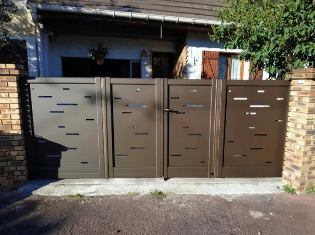 portail battant repliable cetal ajouré cetal