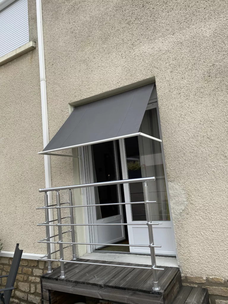 MB-DIRECT_-KOMILFO-DIJON_-KE-FRANCE_STORE-PROJECTION-CAMANOE- gris