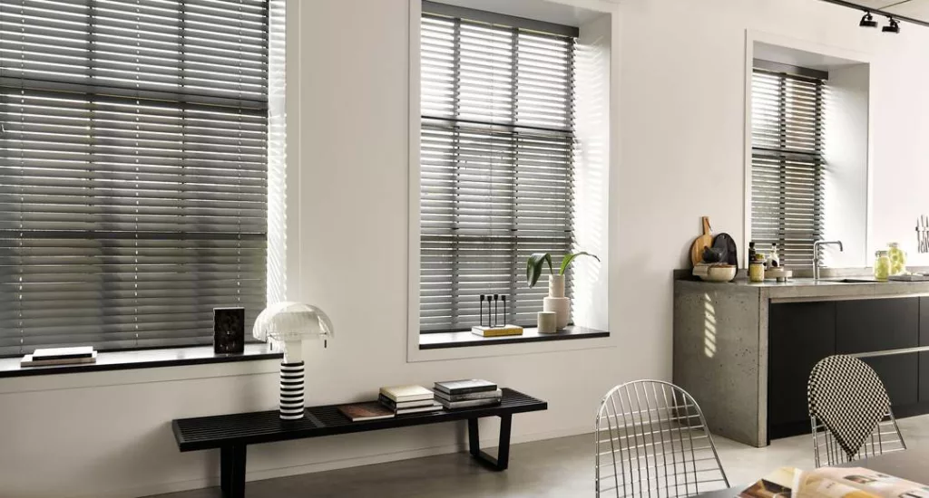 stores venitiens metalliques luxaflex