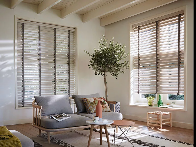 stores-interieurs-venitiens-bois-luxaflex